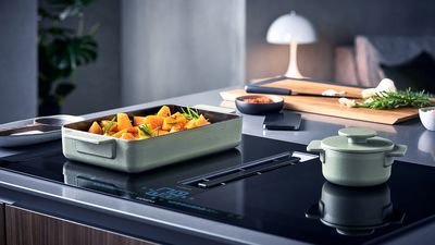 西门子:Topf麻省理工学院Gemuse auf einem Induktionskochfeld